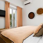 Villa Near Parikia - 4br With Pool & View - Mirabilia *