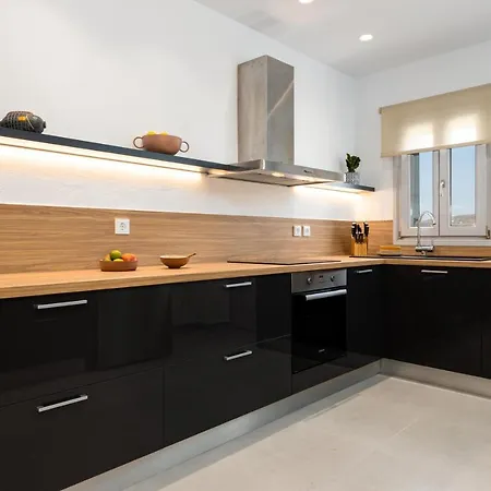 Near Parikia - 4br With Pool & View - Mirabilia Villa *