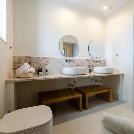 Villa Near Parikia - 4br With Pool & View - Mirabilia *