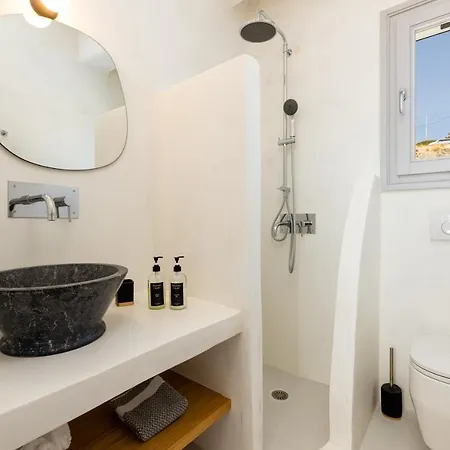 Villa Near Parikia - 4br With Pool & View - Mirabilia