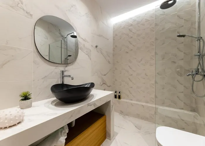 Villa Near Parikia - 4br With Pool & View - Mirabilia *