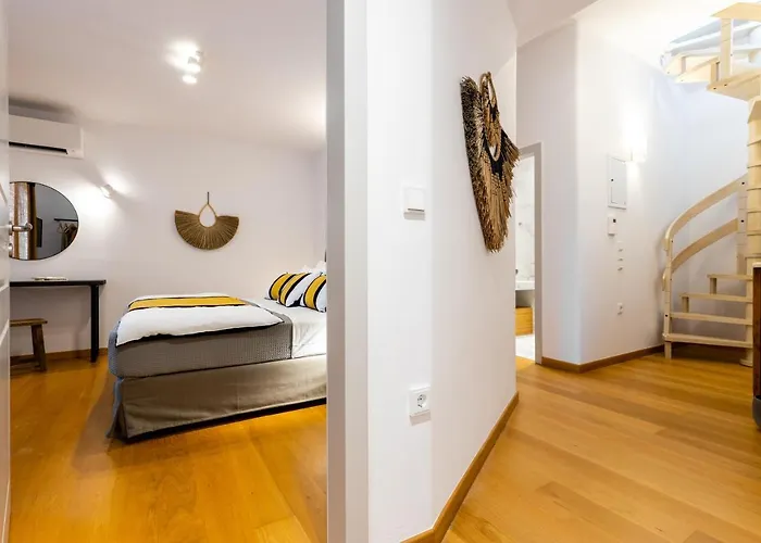 Near Parikia - 4br With Pool & View - Mirabilia