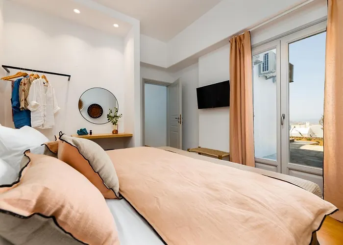 Near Parikia - 4br With Pool & View - Mirabilia Krotiri