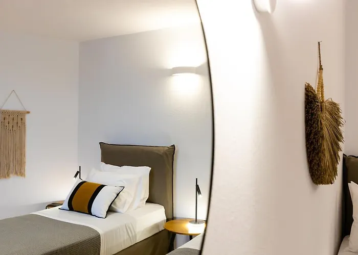 Villa Near Parikia - 4br With Pool & View - Mirabilia *