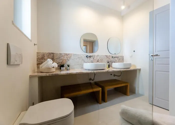 Villa Near Parikia - 4br With Pool & View - Mirabilia *