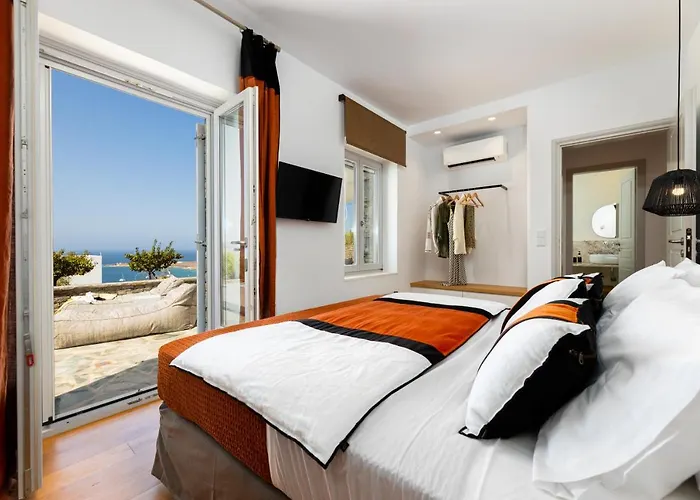 Near Parikia - 4br With Pool & View - Mirabilia Villa