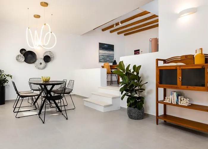 Near Parikia - 4br With Pool & View - Mirabilia Villa *