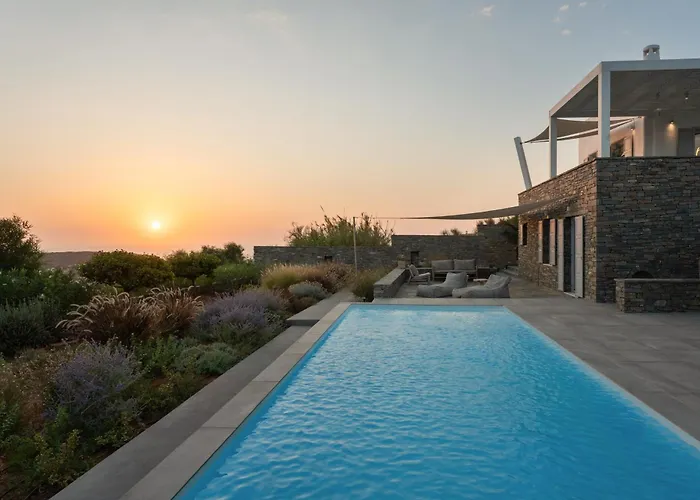 Villa Near Parikia - 4br With Pool & View - Mirabilia *